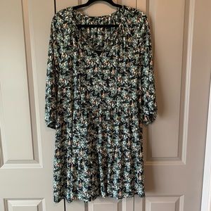 Banana Republic Swing Green Floral Shift Dress. Size medium.
